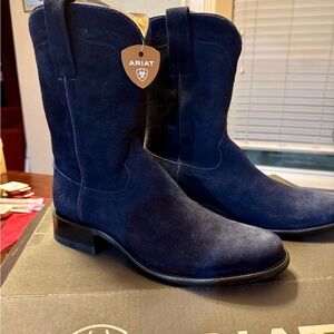 Ariat Men's yellowstone navy roughout suede Boots size 10.5